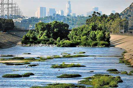 LA River vs Seoul’s Cheonggyecheon/Han River: How Urban Waterways Are Reshaping Cities