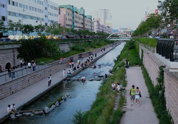 LA River vs Seoul’s Cheonggyecheon/Han River: How Urban Waterways Are Reshaping Cities